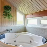 Menka - 1-3km From The Sea By Interhome *