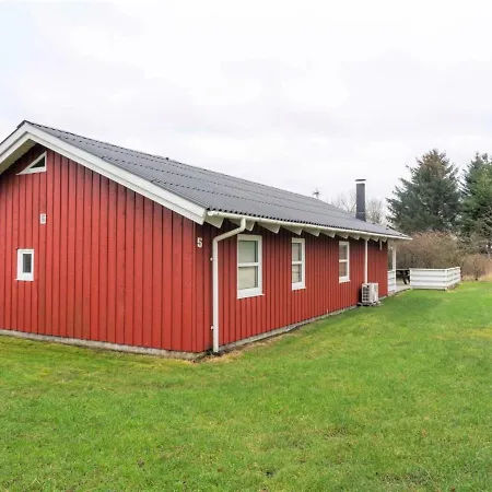 Holiday home Menka - 1-3km From The Sea In Nw Jutland By Interhome *