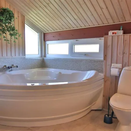 Holiday home Menka - 1-3km From The Sea In Nw Jutland By Interhome Bindslev